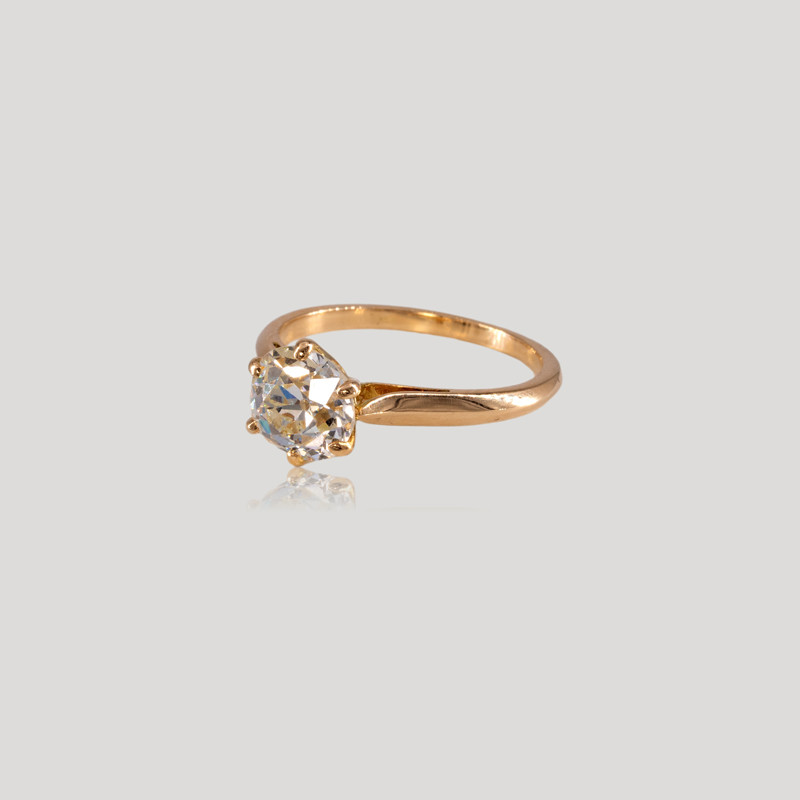 31200166-diamant-solitaire