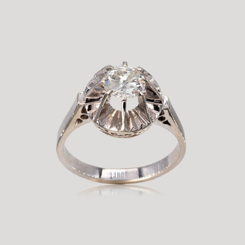 31200197-solitaire-taille-ancienne