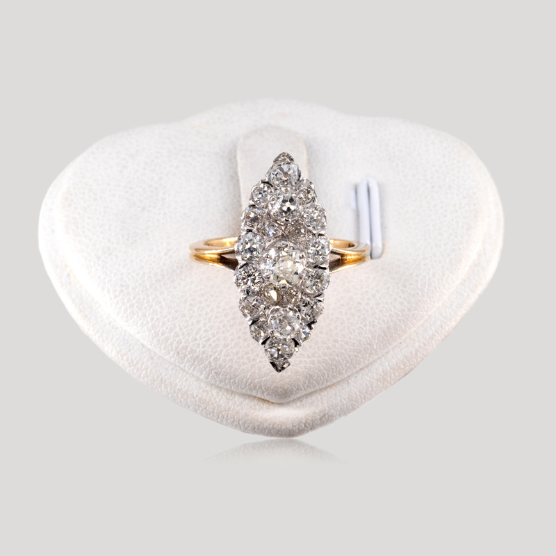 31300535-bague-marquise-diamants