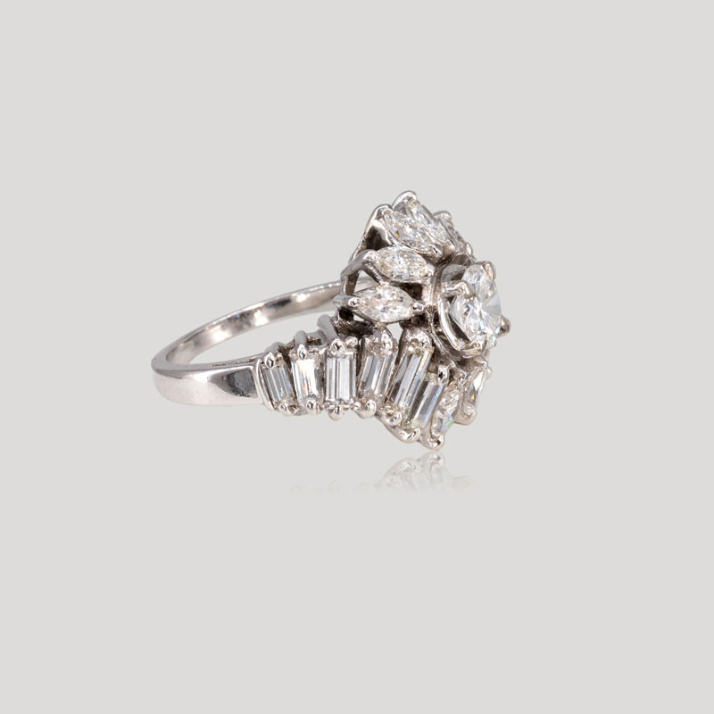 31800152-bague-fleur-revisitee-diamants-navettes-et-baguettes
