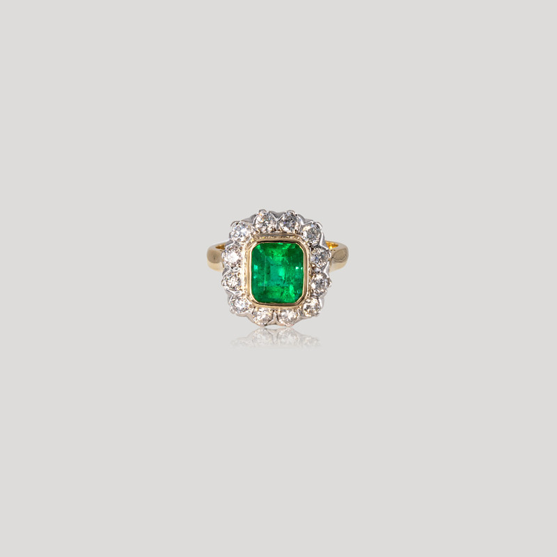 32400046-bague-emeraude-diamants