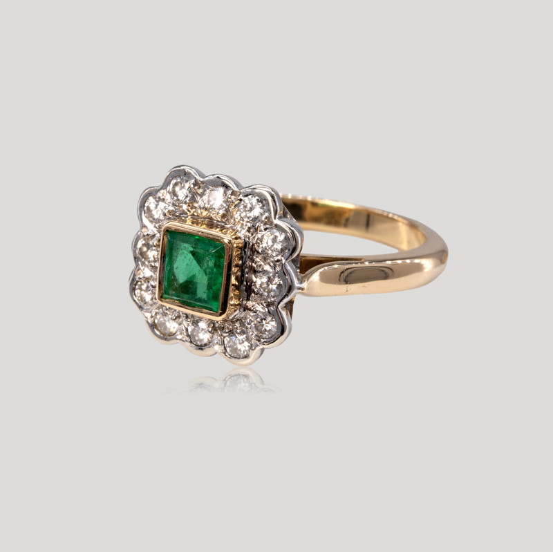 32700419-bague-marguerite-emeraude-carree-img-2026