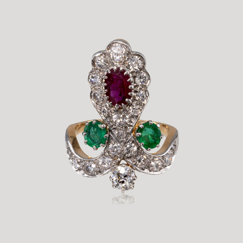 32700550-bague-duchesse-pierres-precieuses