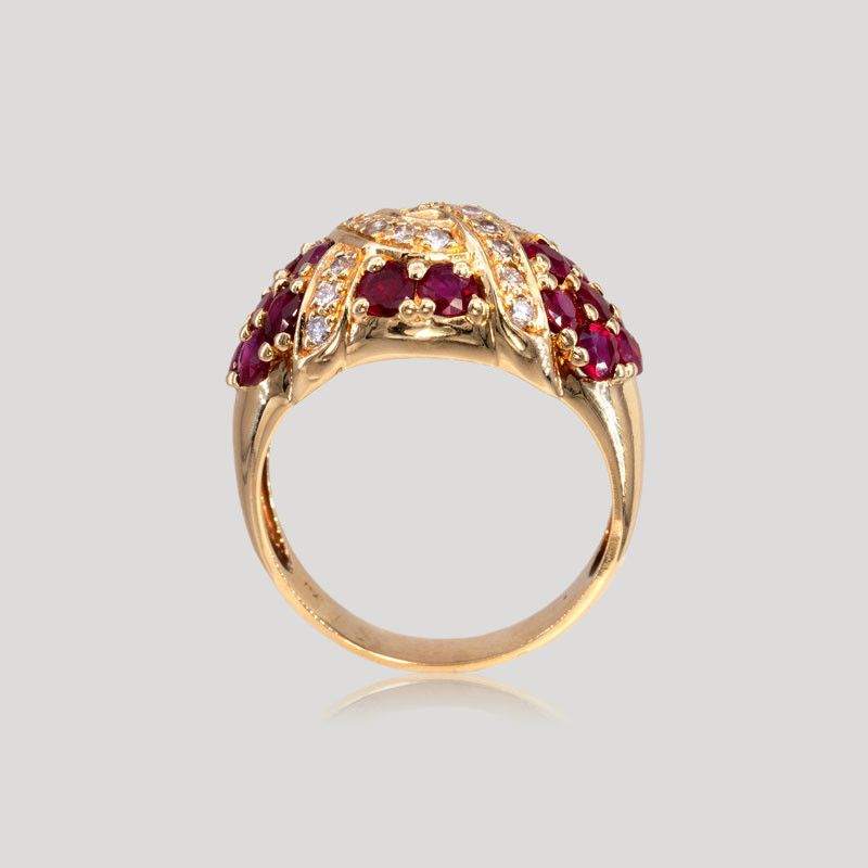 32700551-bague-jonc-bombe-rubis-et-diamants