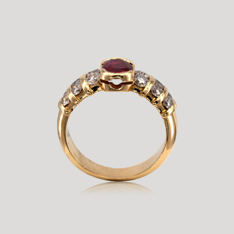 32700554-bague-rubis-ovale-diamants