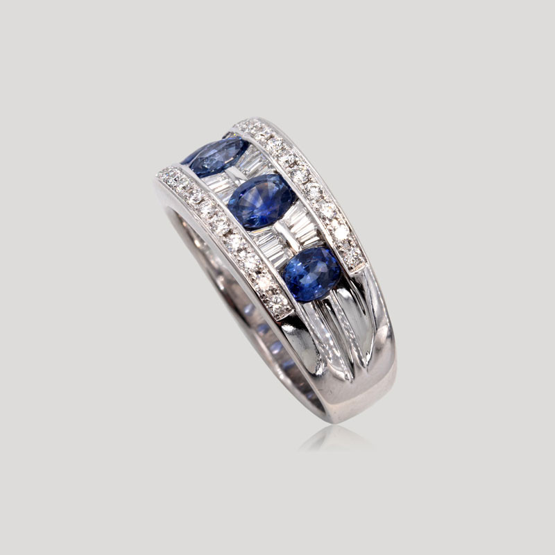 32700565-bague-3-saphirs-et-diamants