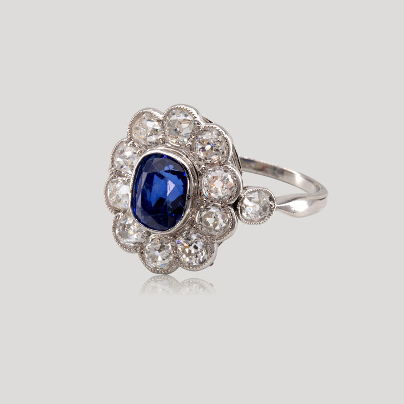 32700576-bague-pompadour-saphir-diamants-platine
