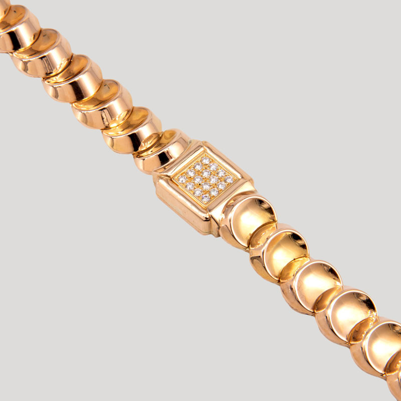 34000062-bracelet-composee-d-039-une-ancienne-montre