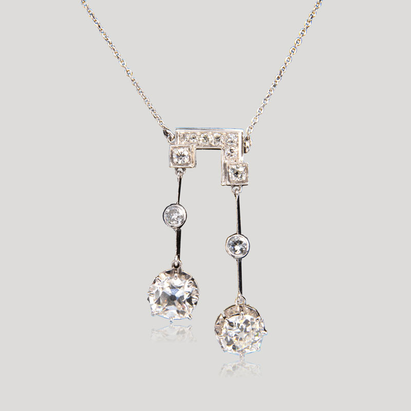 35000077-collier-neglige-platine-diamants