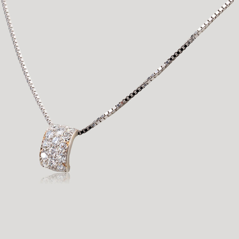 35000080-collier-pendentif-bombe-pavage-diamants