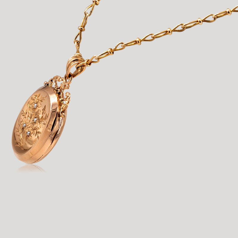 35300512-collier-ancien-avec-cassolette-perles