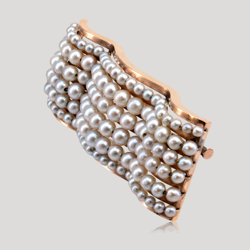 37000051-broche-plaque-perles-sur-or-rose