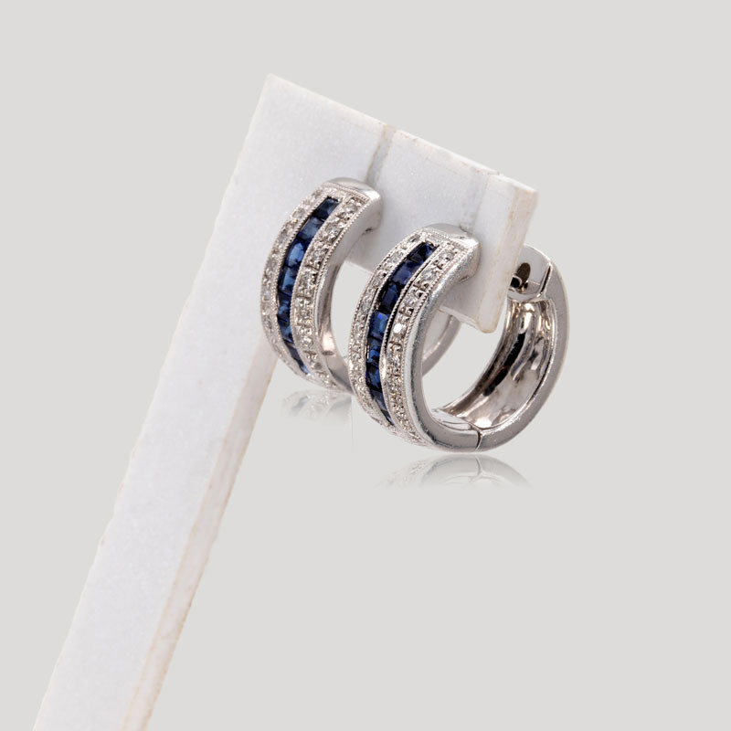 38000156-mini-creoles-saphirs-calibres-et-diamants
