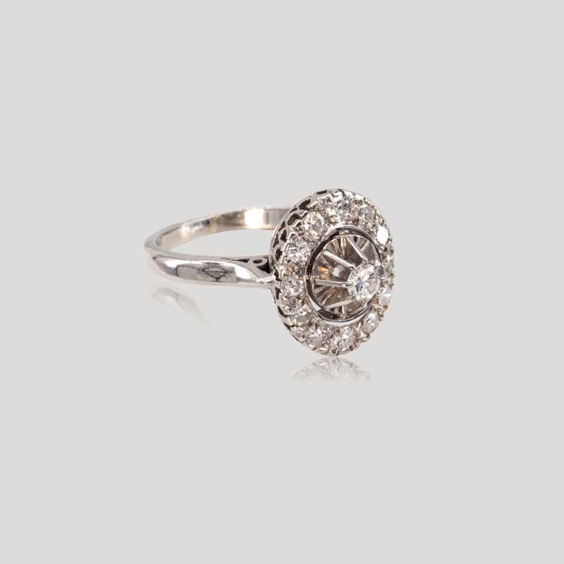 bague-de-fiancailles-ovale-diamants-img-0287