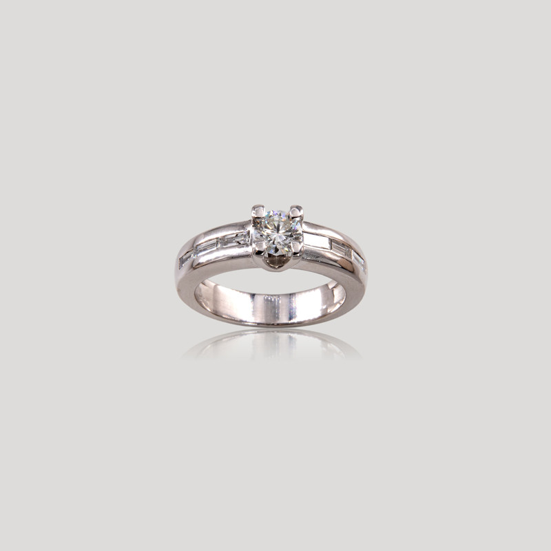 bague-diamants-baguettes-et-rond-img-4769