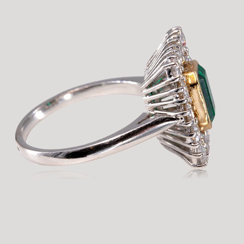 bague-emeraude-et-diamants-or-blanc-img-5280