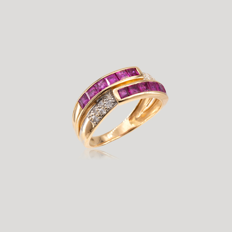bague-rubis-calibres-diamants