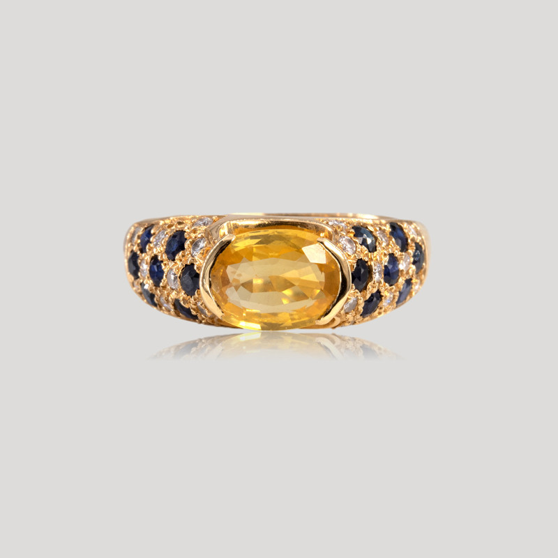bague-saphir-jaune-et-pavage-saphirs-diamants-img-9811