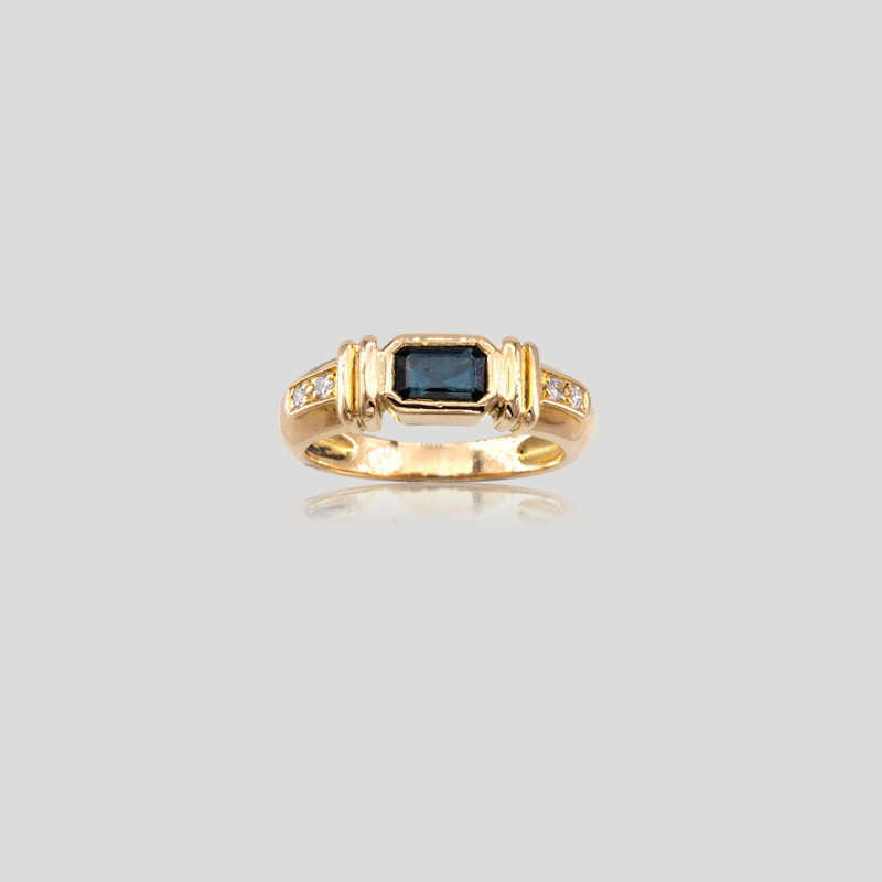 bague-saphir-rectangle-petits-diamants