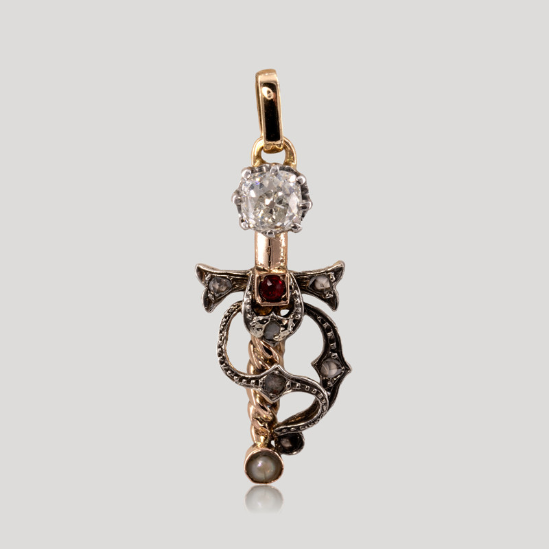 croix-neo-gothique-diamant-img-4114