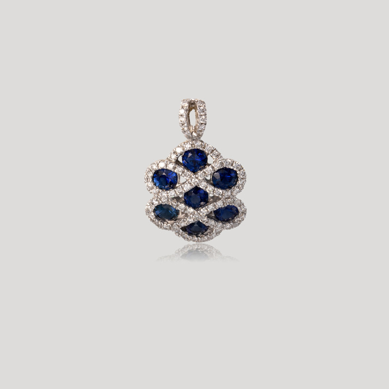 pendentif-saphir-diamants-sur-or-blanc-img-1539