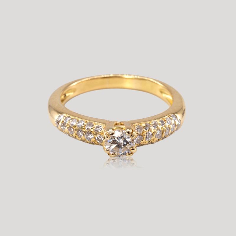 solitaire-accompagne-diamant-et-pavage-diamants-img-0684